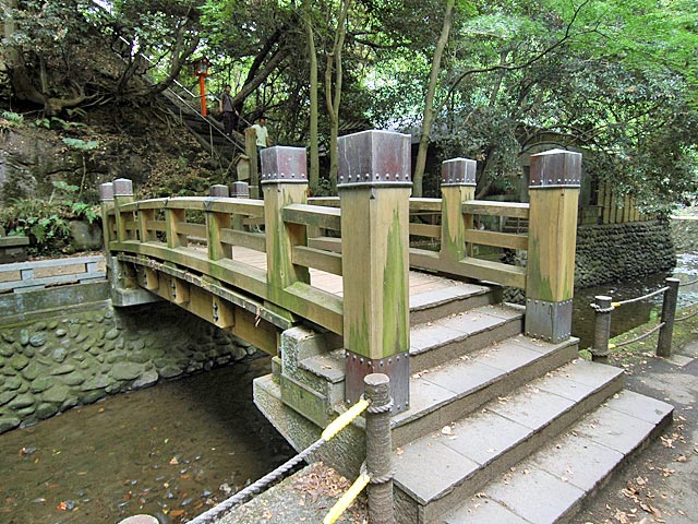 稲荷堂・不動の滝(2)